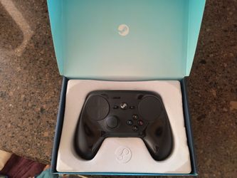 Steam controller with wireless dongle