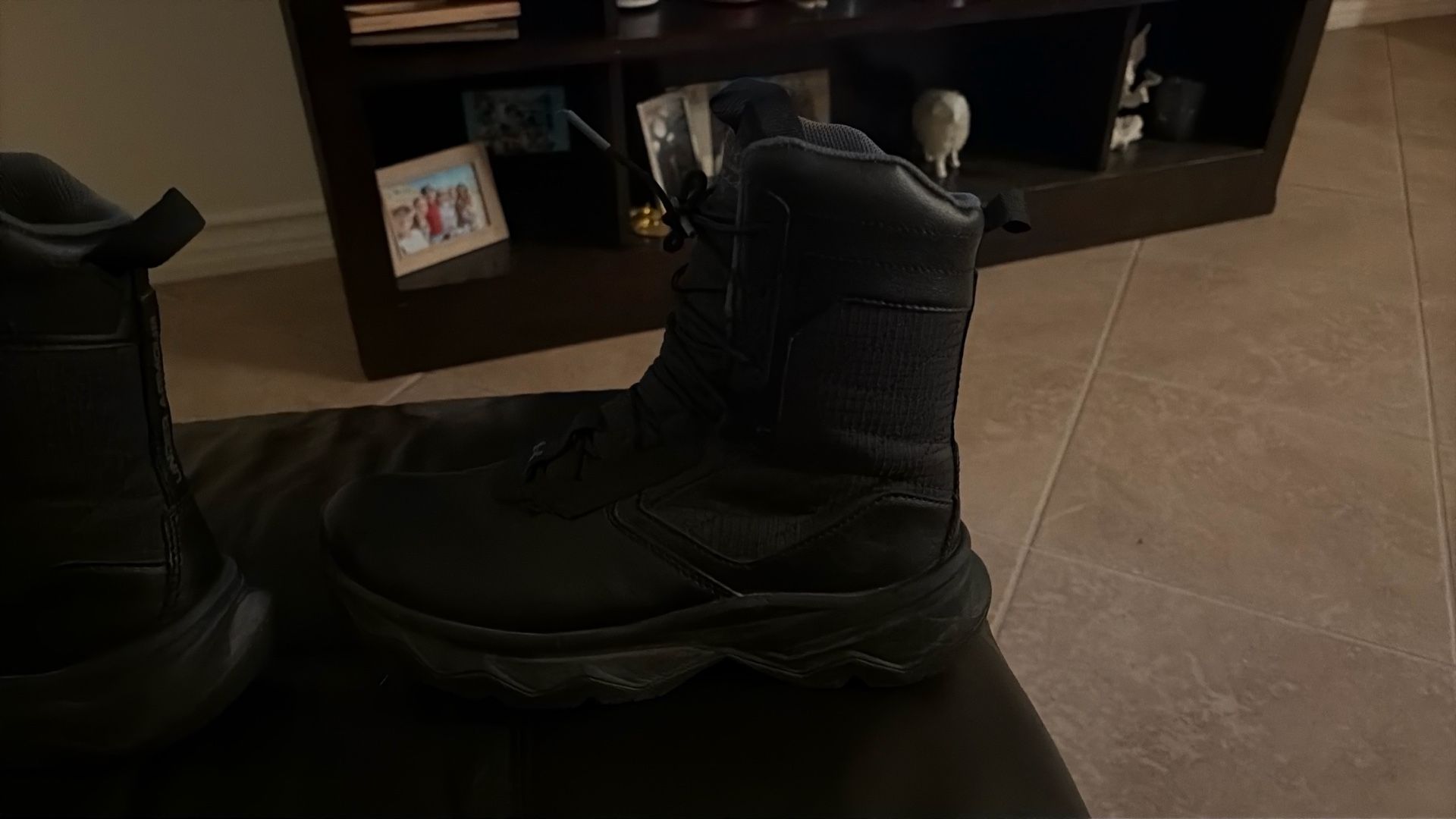 Under Armour Women’s stellar G2 Boots Size 7