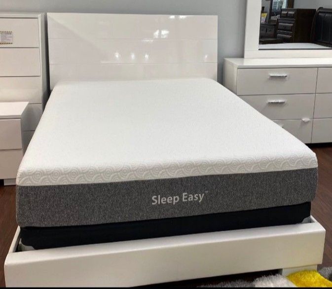 BEDROOM SETS IN KING OR QUEEN!!! $50 DOWN AND 90 DAYS SAME AS CASH!!! SAME DAY DELIVERY!!! GREAT QUALITY FURNITURE AND THE BEST PRICES IN FLORIDA!!!