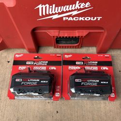 Milwaukee m18 Red LIthium forge XC 8.0 (NEW)