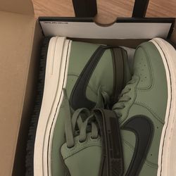 3 Pair Nike Bundle – Dunk SB Polaroid 10 w/Box, Jordan 1 Aquatone 10 w/Box, AF1 Oil Green 12 No Box, Jumpman Swift 9.5 w/Damaged Box