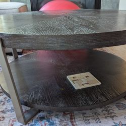 Oak wood Sturdy Round Coffee Table