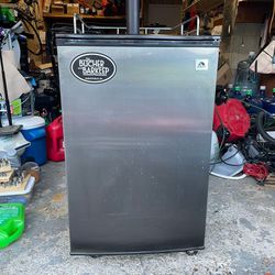 Kegerator, Keg Beer Cooler for Beer Dispensing, Black Stainless Steel