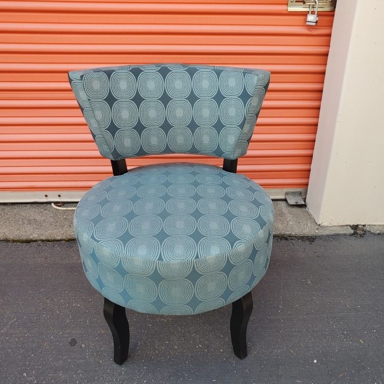 Pier One Swivel Chair