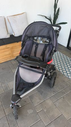 Bob jogging stroller with buggy board