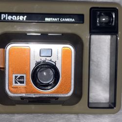 Vintage Kodak Pleaser Instant Camera 📸 