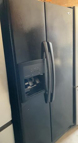 Amana Side-by-Side Black Refrigerator Fridge

