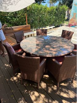 7-Piece Outdoor Wicker Patio Dining Set – Glass Top Table & 6 Chairs