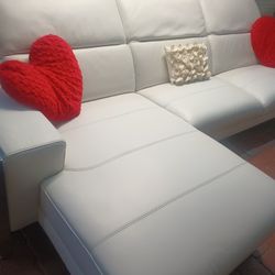 SECTIONAL GENUINE LEATHER WHITE COLOR.. DELIVERY SERVICE AVAILABLE 