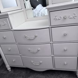 Young America Isabella Collection Bureau