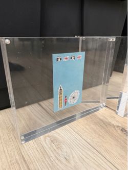 Acrylic block magnetic photo holder