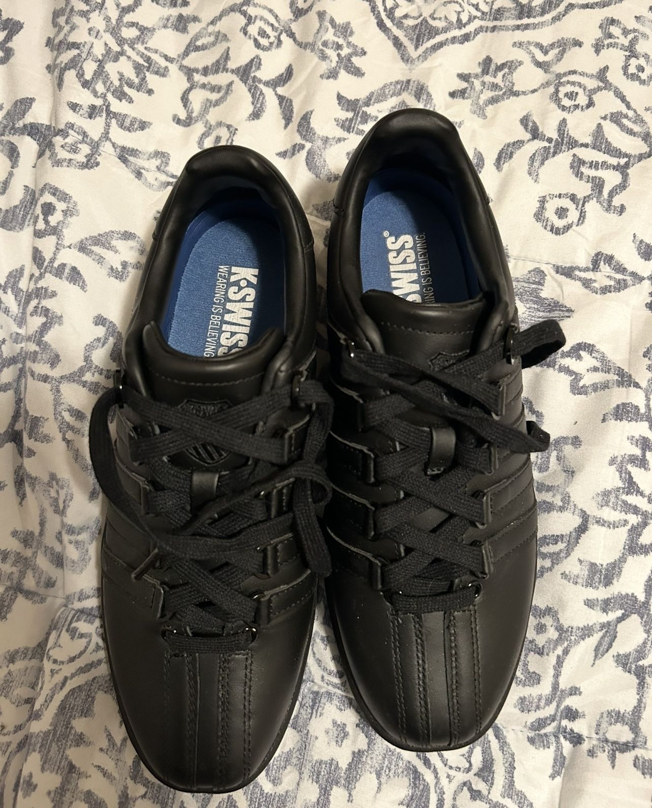 Near new kswiss Black Shoes - Size 8.5