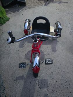 Schwinn Kids' Unisex 12 in. Roadster Classic Tricycle, Ages 2-4