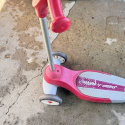 Radio, Flyer Green Wheel Scooter