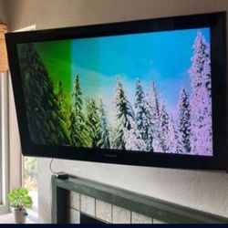 Samsung TV Plasma - Great For Gaming Or Rec Room