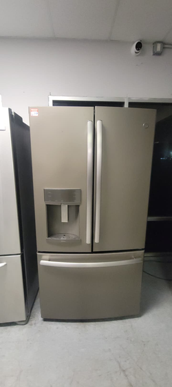 GE French Door Fridge – Slate, Water & Ice, Clean
