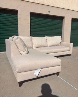 Beige Sectional Couch 🛻Delivery Available🛻