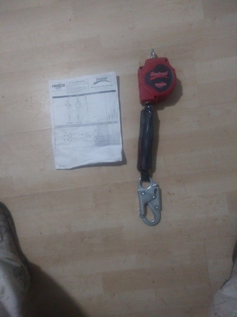 Rebel Retractable