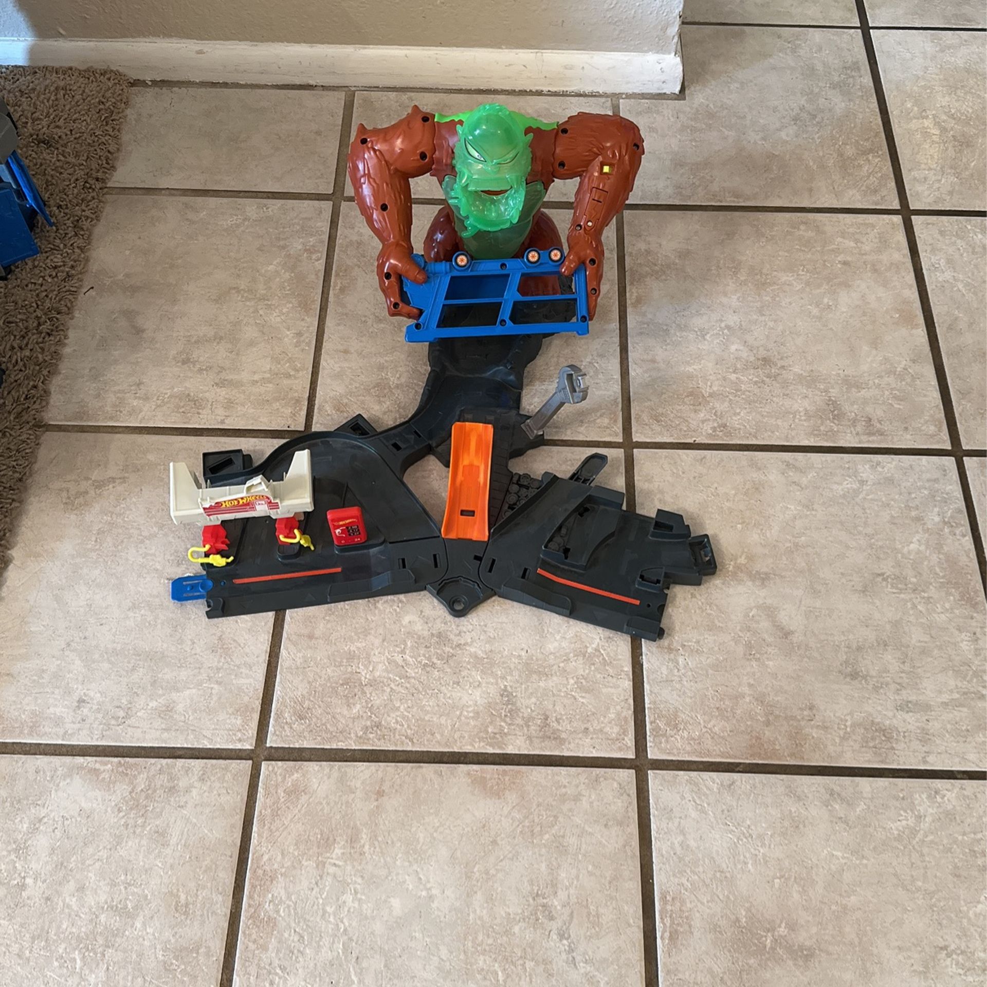King Kong Hot Wheels Track