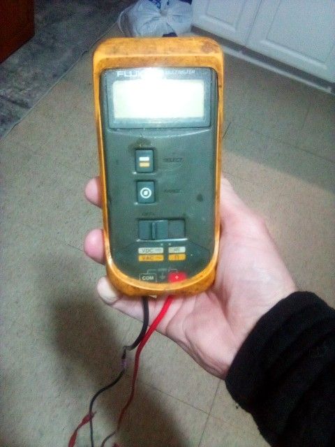 Fluke 110 Multimeter Volt Meter