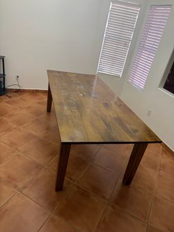 Dining room table