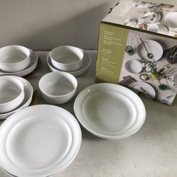 Over&back Dinnerware Set White 11piece Serves 4 Glossy Porcelain