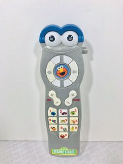 2006 Mattel Sesame Street Elmo's World Animated Talking Cell Phone