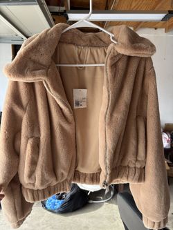 Forever 21 Tan Faux Fur Bomber Jacket M