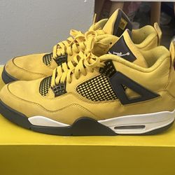 Air Jordan 4 “lightning”