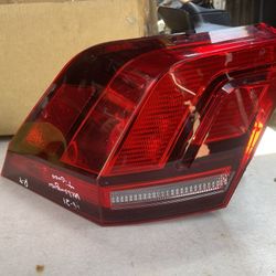 2018-2021 Volkswagen Tiguan Right Tail Light 