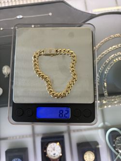Gold bracelet