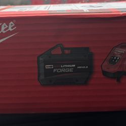 Milwaukee M18 Forge Battery 12.0 & Charger 