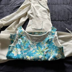 It’s A Beautiful Three Pieces Suit For Women’s In Size 4 The Color Is White And Blue Made ByTAHARI It’s Very Beautiful For Easter 