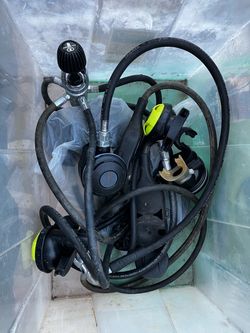 Scuba diving gear