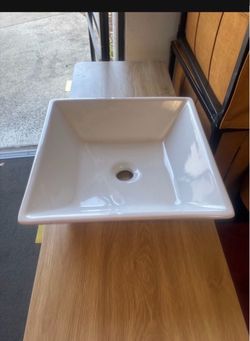 Moving sale!! New 16" × 16" × 4.92" White Square Ceramic Countertop Bathroom Vanity Vessel Sink