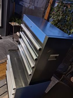 Custuom  Rollaway Tool Box