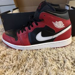 Air Jordan 1 Mid