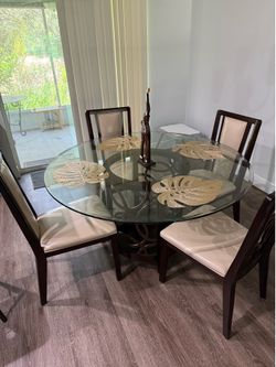 Dining table set
