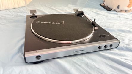Audio-Technica AT-LP60X-BK Fully Automatic Belt-Drive Stereo Turntable