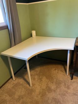 Corner Desk
