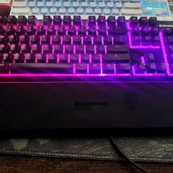 Wired Apex 3 RGB Gaming Keyboard No Damage.