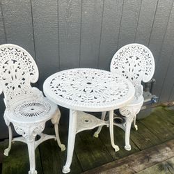 OUTDOOR TABLES&GRILLS