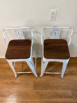 SET OF 2 BAR STOOLS 30’ TALL