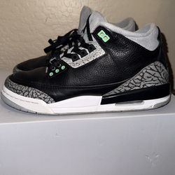 Jordan’s 3 green glow size 7y