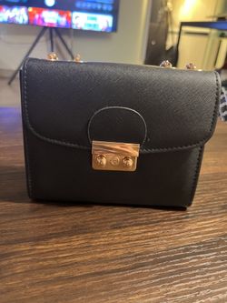 Black Crossbody Purse – $30