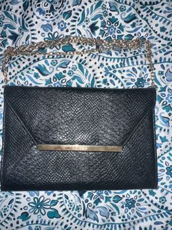 Guess Flat Crossbody Leather Bag Medium -Black