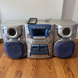 Panasonic Stero System With Speakers 