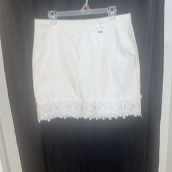 J. Crew White skirt with lace trim .Size 12. 100% Cotton. NWT. 