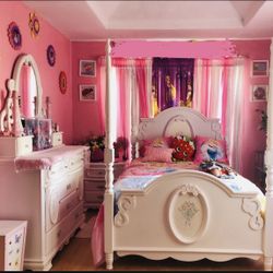 girl's bedroom