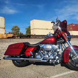 Harley Davidson Street Glide - 4700 Miles